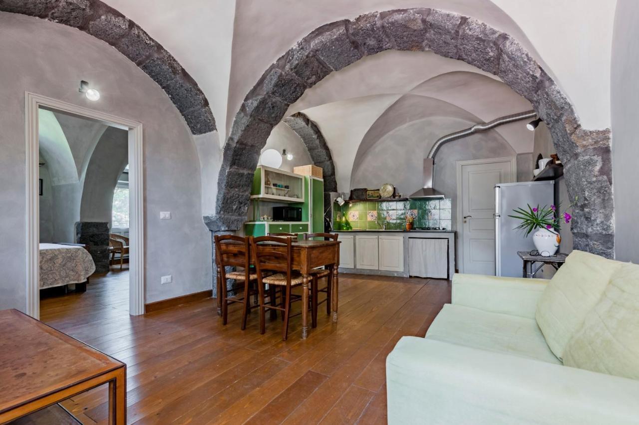 Gli Iris Apartments By Wonderful Italy Linguaglossa Dış mekan fotoğraf