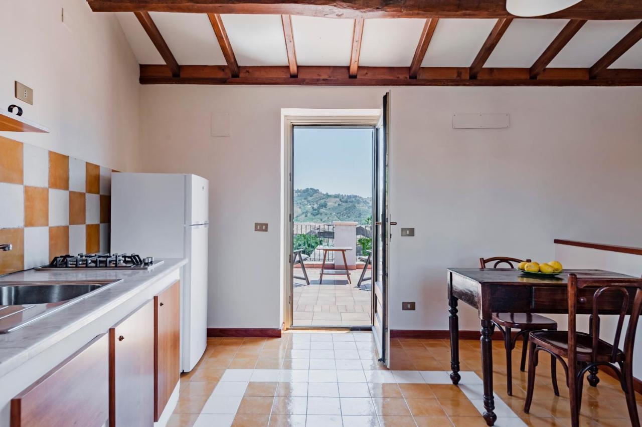 Gli Iris Apartments By Wonderful Italy Linguaglossa Dış mekan fotoğraf