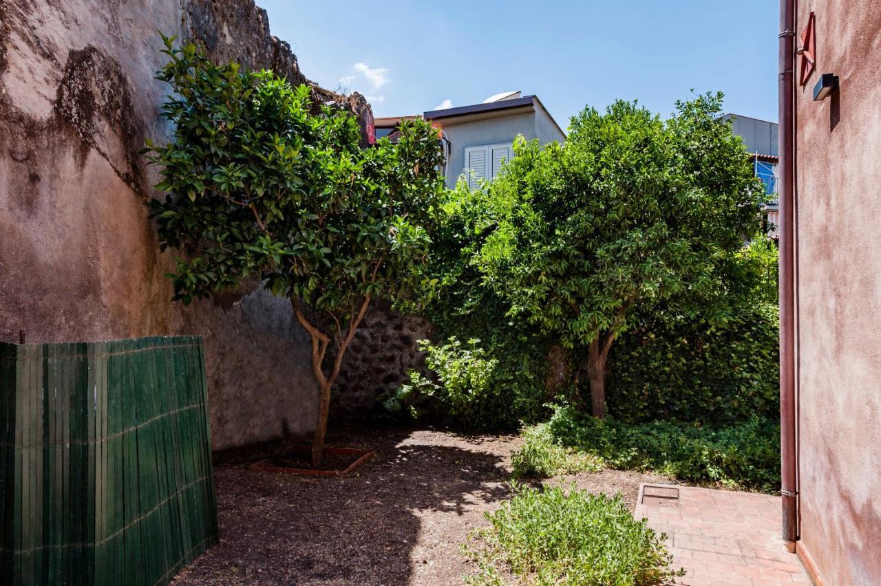 Gli Iris Apartments By Wonderful Italy Linguaglossa Dış mekan fotoğraf